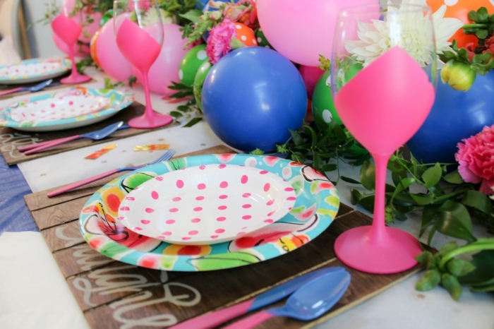 copas de vino decorar, cuchara, tenedor, colorido, plato, globos, decoración del partido, flores