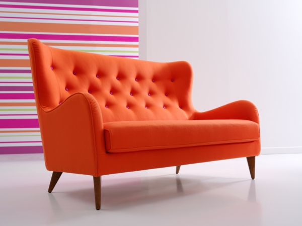 تصميم غرفة المعيشة-بارد-أريكة-التصميم-في-برتقالي