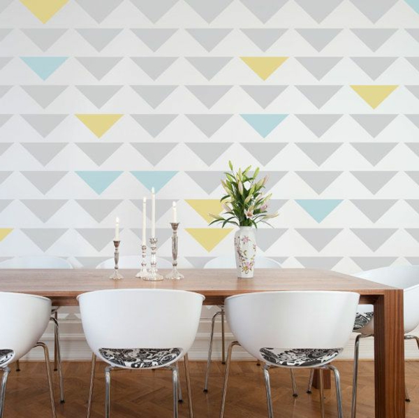 háromszögek festő sablon egy kreatív fal design az ebédlőben