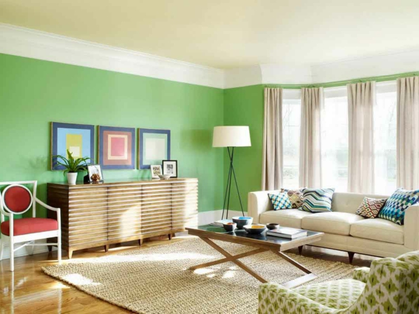 sala de estar muy bonita puesta a punto - pintura en la pared verde