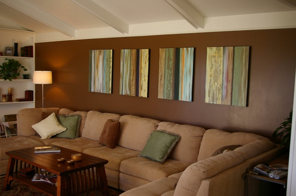 עיצוב חדר מגורים - לזרוק כרית ציור על הקיר צבע חום חום