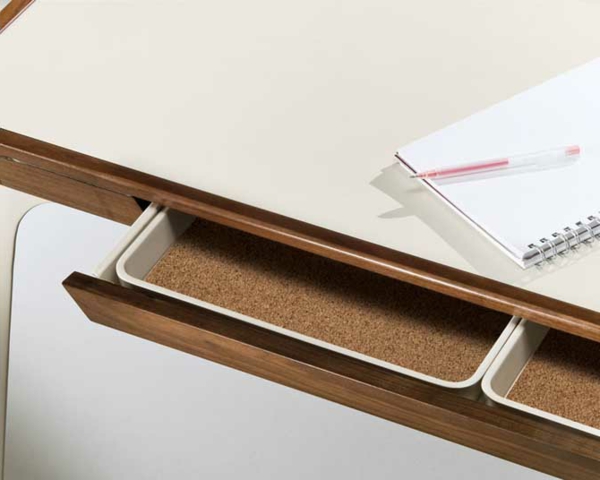 дизайнерско бюро - много модерни чекмеджета