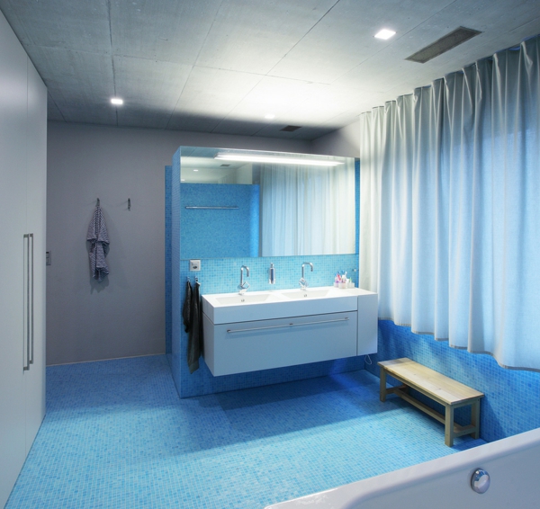 csodálatos mennyezeti lámpák-modern design a fürdőszobában