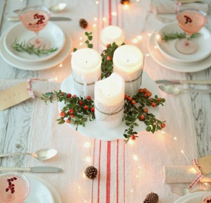 lijep stol ukras Božić svijeće naglasak