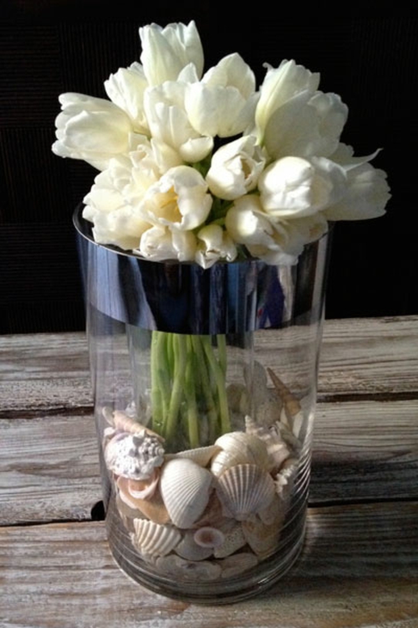 красива ваза-с-лалета-and