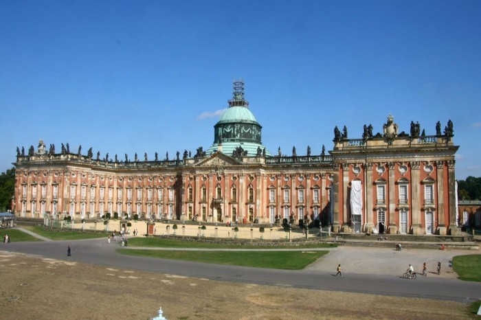 bella-barroco-moda-en-el-arquitectura-Nueva-Palais-Potsdam-Alemania