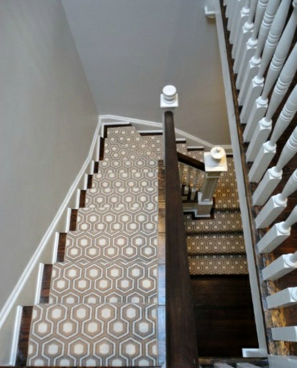 красиво стълбище килим идея