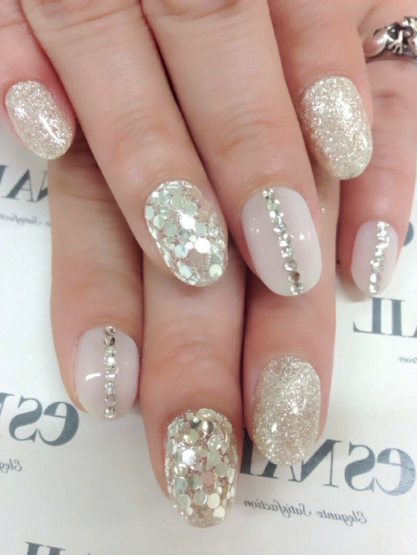 beaux ongles conception d'or