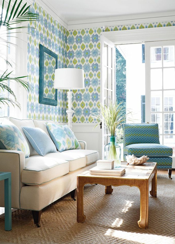 رائعة-غرفة معيشة مع ورق الجدران الأزرق والأخضر والأبيض