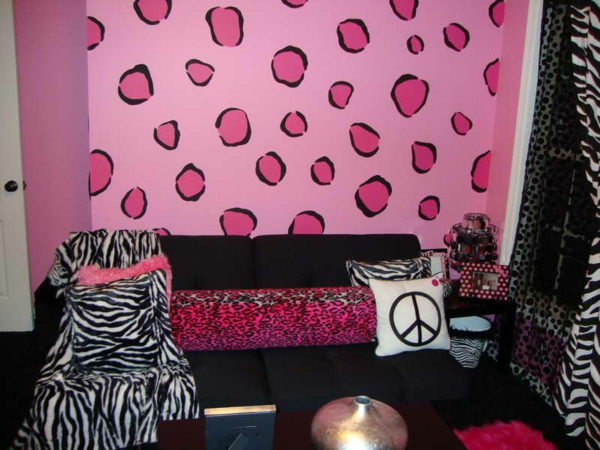 Gyönyörűen tervezett zebra falfesték kis szoba