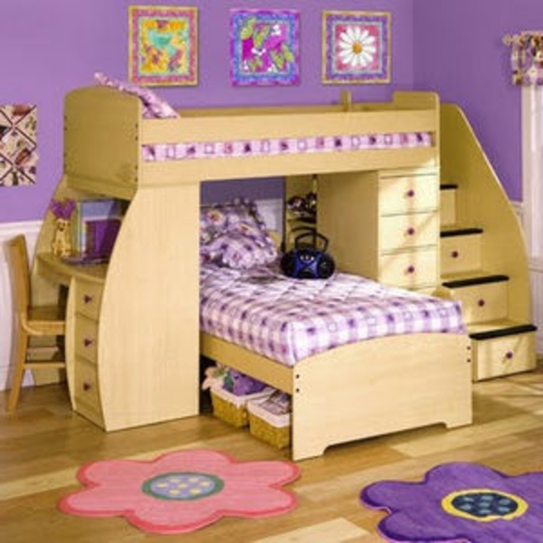 szoba-design-ötletek-a-praktikus-kellemes-gyerekszoba-színes-fal-és-padló ágy