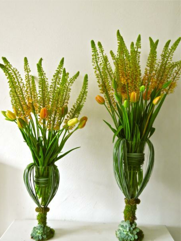 dvije elegantne vaze-s-francusko-tulipana